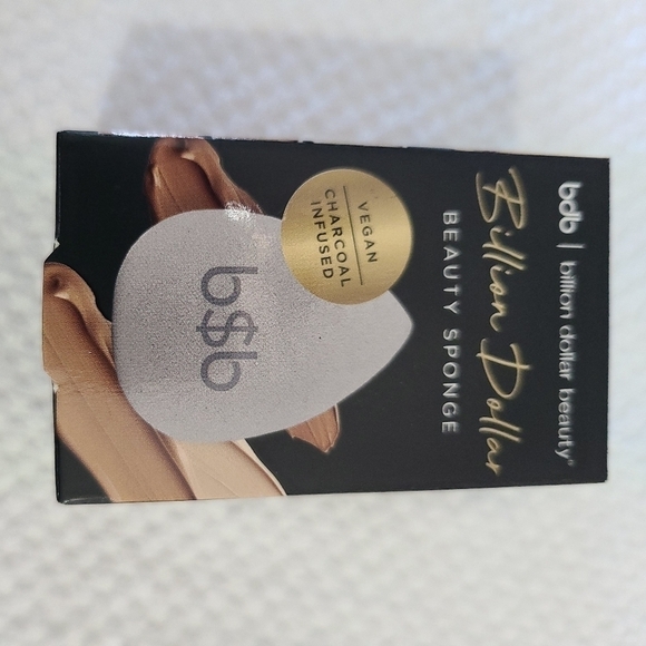 Billion Dollar Beauty Sponge Vegan Charcoal Infused BNIB Boxycharm - Picture 6 of 6